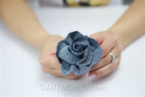 How to Make Beautiful Flowers Out of Old Jeans   DIY & Crafts