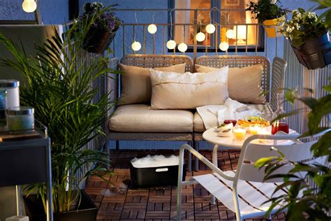How to Turn Your Tiny Balcony Into an Outdoor Paradise