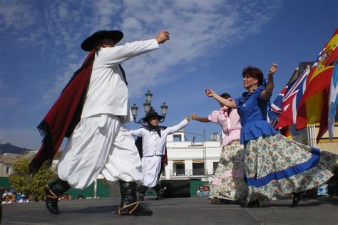 Hoy se celebra el Día del Folclore | descubres.com