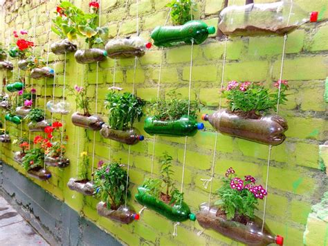 Huerto vertical con material reciclado | Jardines colgantes, Jardines ...