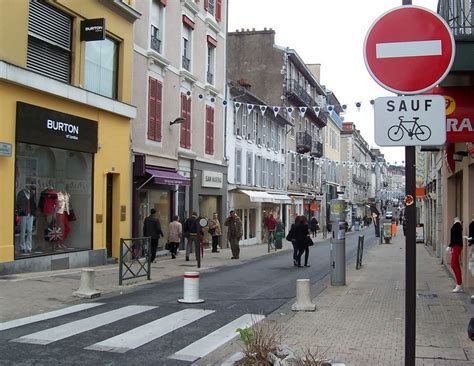 Huesca en Bici: Bicis en las zonas peatonales de Huesca