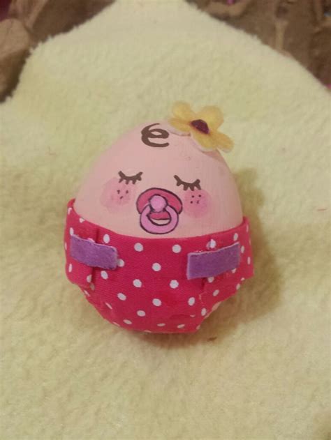 huevo decorado como bebe. pascua | Cunas para huevos, Huevos decorados ...