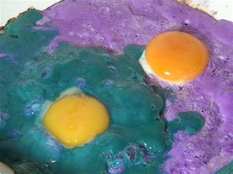huevos fritos de colores | CocinaDelirante