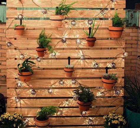 Ideas de decoración con palets: hacer un pequeño jardín o huerto urbano