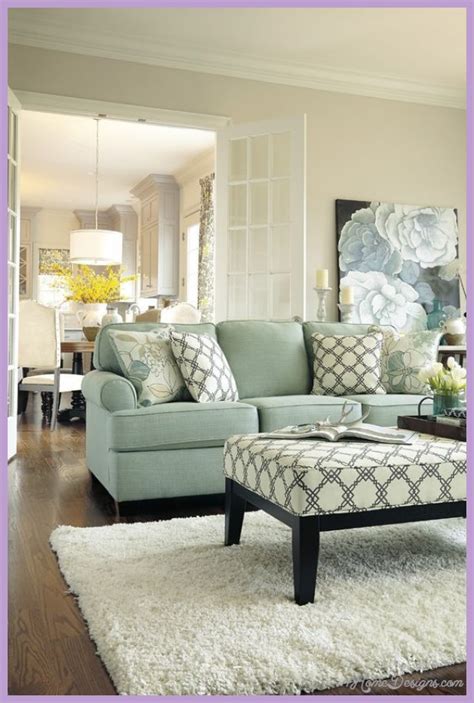 Ideas On How To Decorate A Small Living Room ...