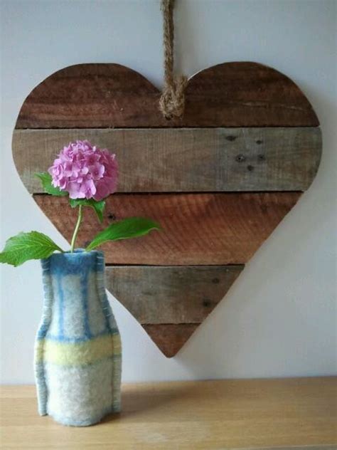 Ideas para decorar una casa con corazones de madera reciclada ...