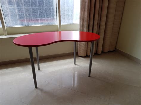 IKEA table with adjustable legs | Qatar Living