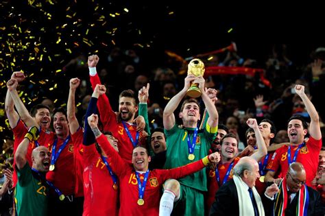 Iker Casillas anuncia su retirada: adiós al hombre que ...