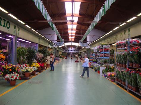 Il mercato floricolo  area Mercati Generali  | milano | Zero
