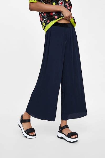 Image 2 de PANTALON PLISSÉ de Zara | Pleated trousers, Trousers, Pants