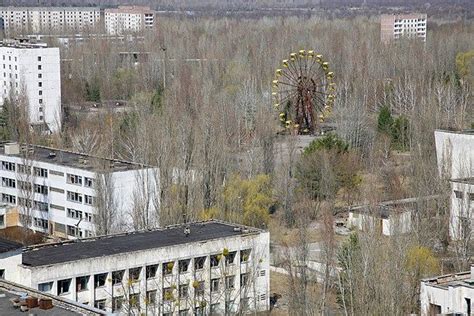 Image: Ukrainian ghost town of Pripyat at the Chernobyl station ...