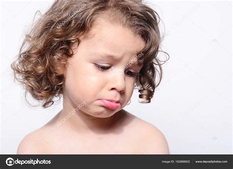 Imagenes De Niños Tristes / Sad boy crying for fallen ice cream. Vector ...