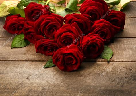 Imágenes: rosas hermosas rojas | ramo de rosas rojas hermosas — Foto de ...