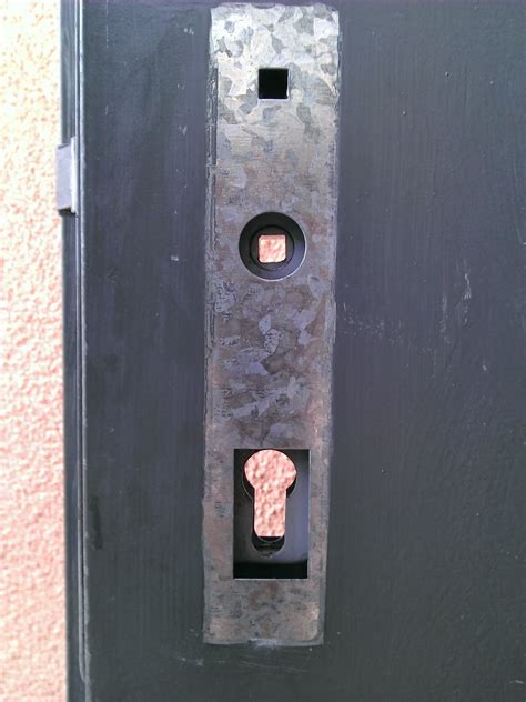imahginable: Arreglar una cerradura de una puerta metálica