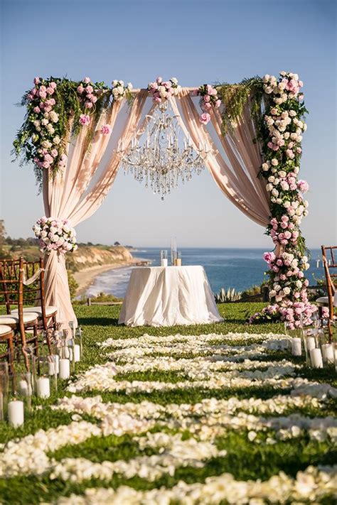 Imponentes arcos para bodas en la playa   En Boda PR