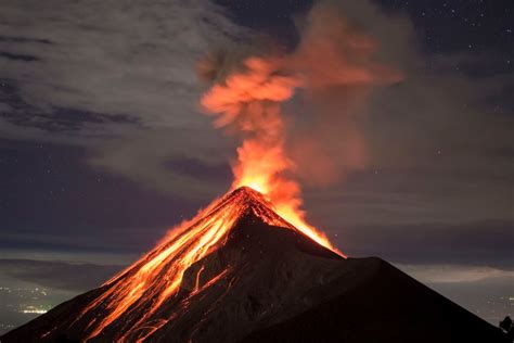 In video: Deadly Fuego volcano spews massive pyroclastic ...