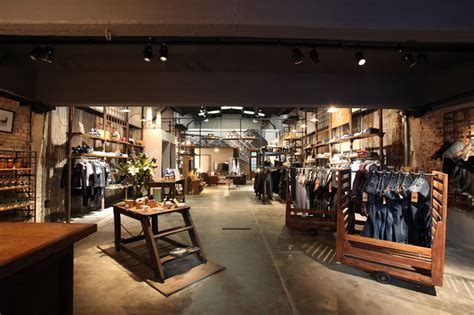 Inauguró Loft Designed By, una tienda de ropa, muebles y ...