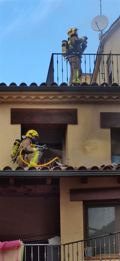 Incendi en un habitatge del carrer Portal d Andorra de la Seu d Urgell ...