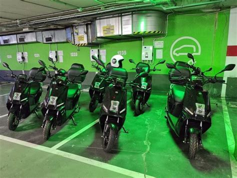 Incorporan 8 motos eléctricas a la red de aparcamientos ...