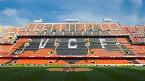 Încă cinci membri ai clubului CF Valencia au fost depistați cu COVID 19 ...