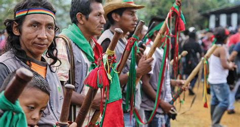 Indígenas de Calotó, Cauca retienen a uniformados por ataques contra la ...