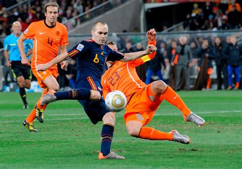 Iniesta gol del Mundial 2010 | Football | Pinterest ...