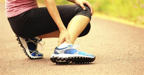 Inside of the Ankle Hurts When Running | LIVESTRONG.COM