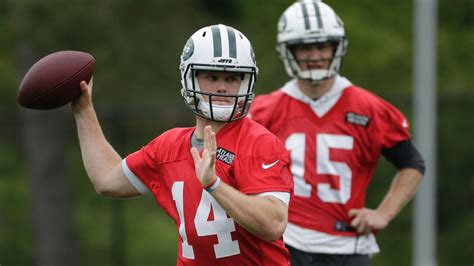 Inside the key issues in Sam Darnold contract dispute with ...