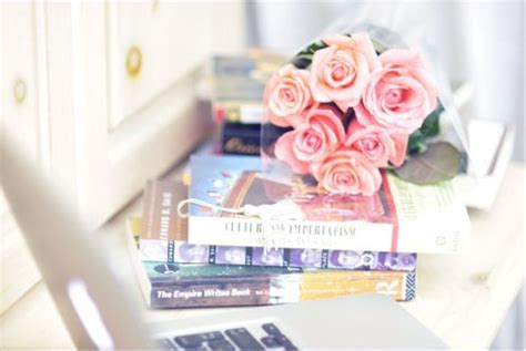 Inspiração: fotos de livros e flores  books and flowers ...