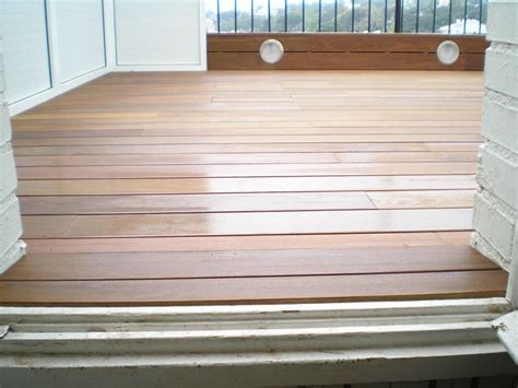 Instalación de tarima de madera en balcón en el Masnou ...