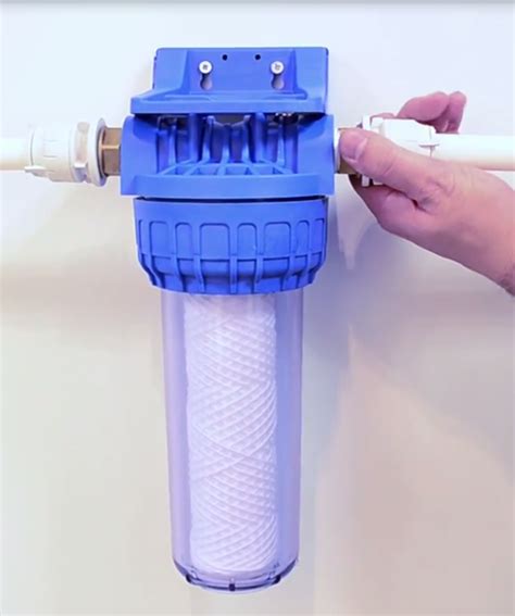 Instalar un filtro de agua doméstico
