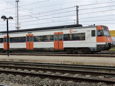 Interrumpida la circulación de la R1 de Rodalies de Barcelona entre ...