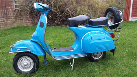 ITALIAN VESPA PIAGGIO SUPER SERIES SCOOTER 150CC MODEL 1978 BLUE COLOUR