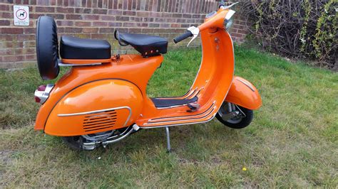 ITALIAN VESPA PIAGGIO VBB SERIES SCOOTER 150CC MODEL 1965 ORANGE COLOUR