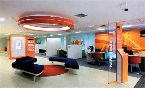 Itaú Unibanco | Bank interior design, Bank design, Business office design