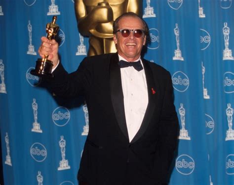 Jack Nicholson con l Oscar vinto per  Qualcosa è cambiato ...