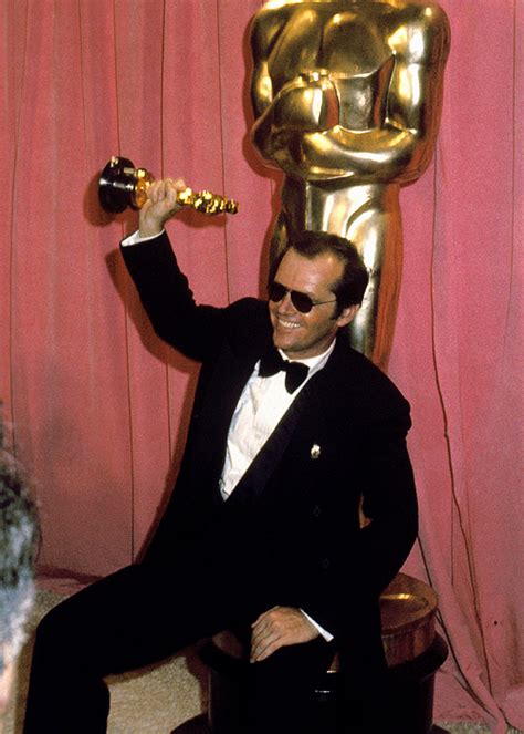 Jack Nicholson with his Oscar for ‘One Flew Over the ...