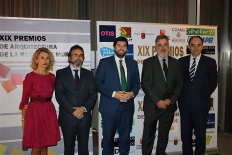 Javier Rubio y Mónica García ganan el Premio Regional de ...