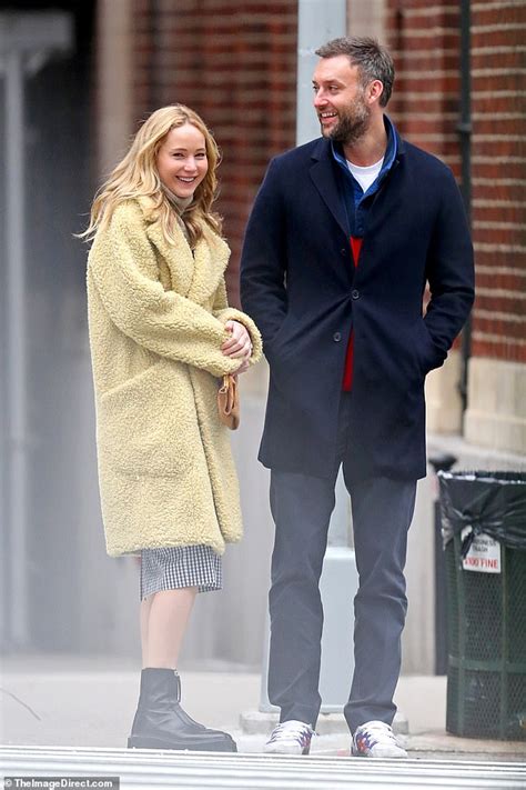 Jennifer Lawrence and husband Cooke Maroney giggle like two teens on ...
