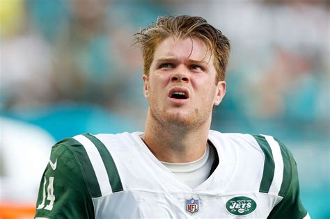 Jets QB Sam Darnold reportedly to miss Bills game with ...