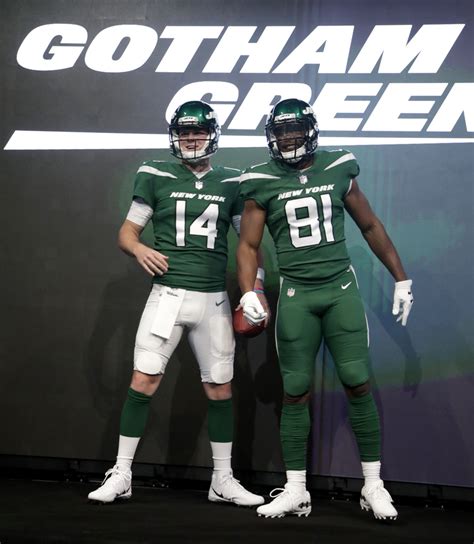 Jets unveil new uniforms, tweaked logo | The Seattle Times