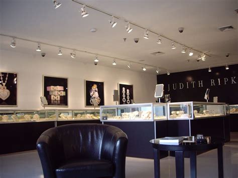 Jewelry Store Interior Design | Classic Jewelry Store | Sturdy Store ...