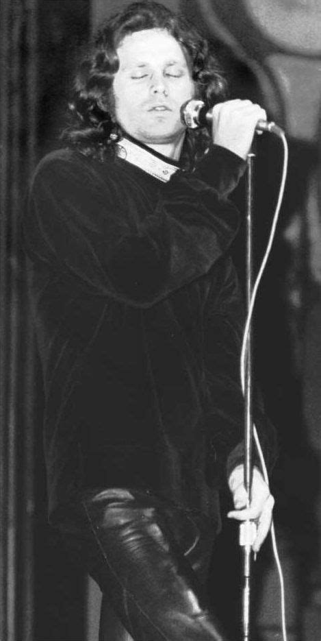 Jim Morrison performing   The Doors Photo  8113010    Fanpop fanclubs ...