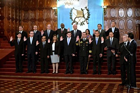 Jimmy Morales concluirá el año con los 14 ministros | elPeriódico de ...