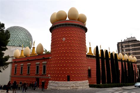 jmir: Teatro Museo Dalí