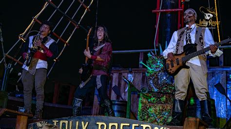 jolly roger 6   Pirate Show Cancun