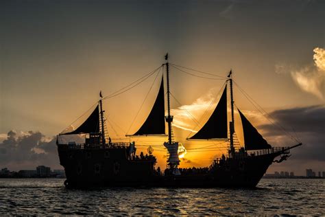 Jolly Roger Pirate Show Premium   ScubaCaribe