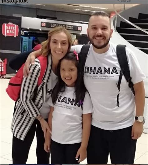 José Ayala y su familia donaron kits de alimentos