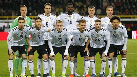 Jugadores alemanes recibirán prima de 350.000 euros si ...