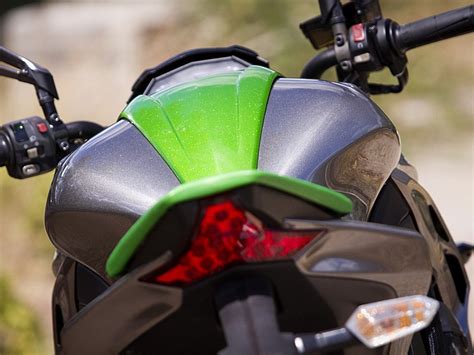 Kawasaki Z1000 2014 : Precio, fotos y ficha técnica